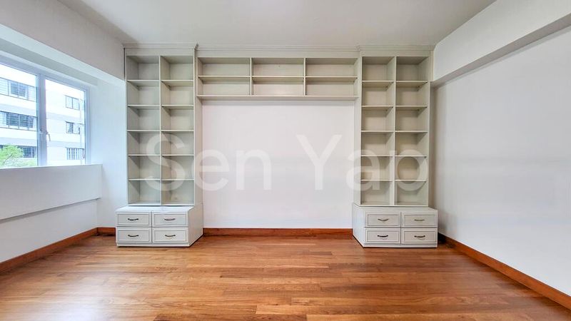 3 Bed Walk-up Apartment (Condo) for Rent in  Chancery Court - Image 6